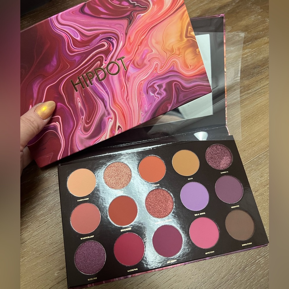 HIPDOT Zion Pressed Eyeshadow Palette